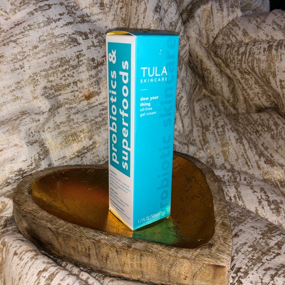TULA Dew Your Thang Oil Free Gel Cream! - Picture 3 of 11